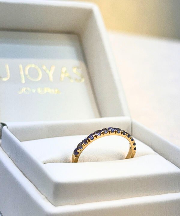 Anillo oro 18k, cintillo con tanzanita natural