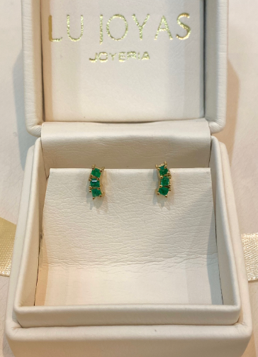 Aretes en oro 18k con esmeraldas naturales diseño crazy