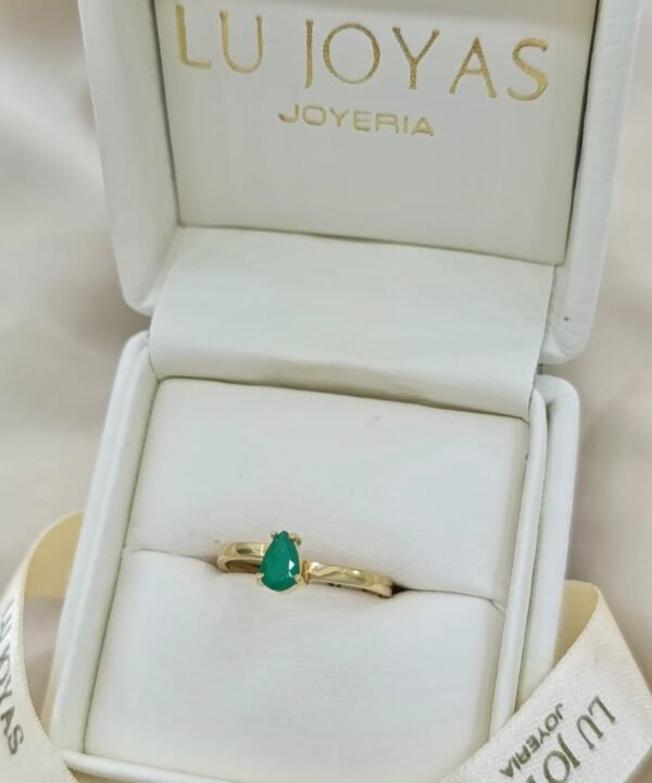 Anillo en oro 18k solitario con esmeralda diseño lágrima