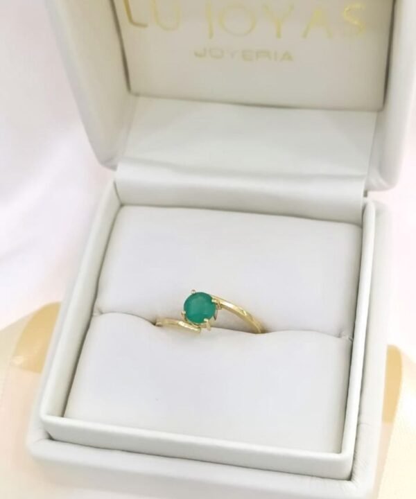Anillo en oro 18k con esmeralda