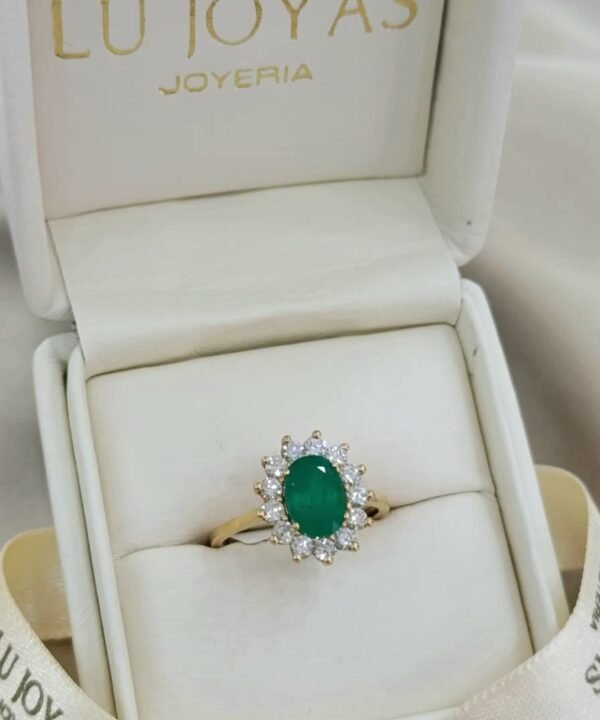 Anillo Marquesa En Oro 18k con Esmeralda Y Diamantes