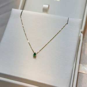 Gargantilla en oro 18k amarillo y esmeralda natural lágrima