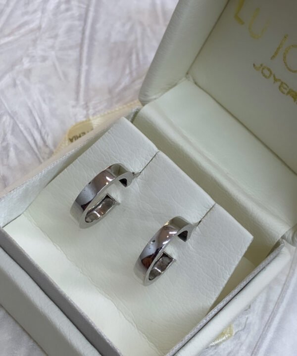 Candongas de oro blanco, estilo lisas