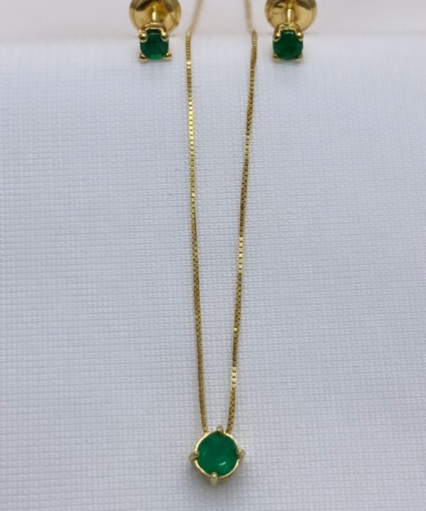 Set de oro, con esmeralda natural