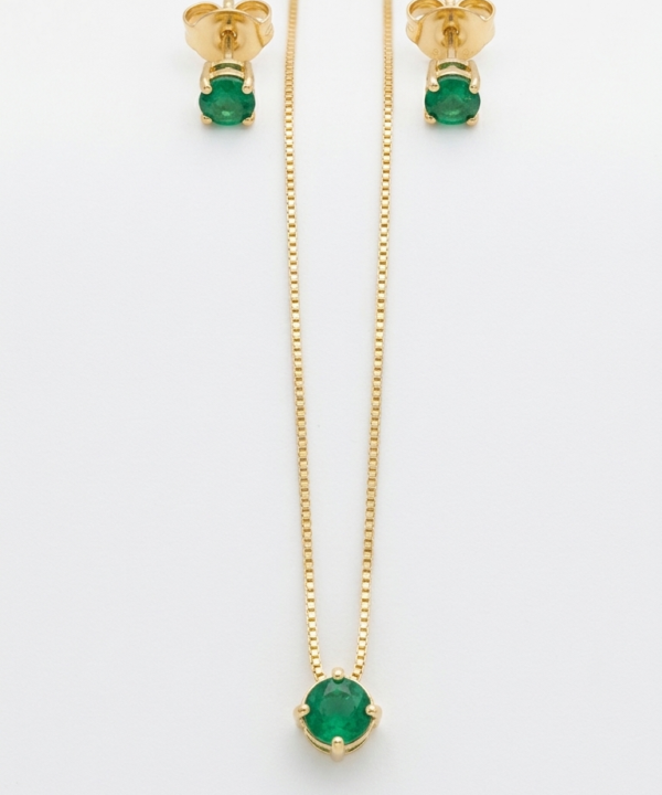 Set de oro, con esmeralda natural